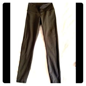 EUC Fabletics power hold 7/8 leggings sz S